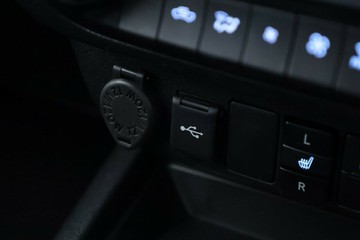 https://vehicle-cdn.autoleague.cloud/30353_61038414_31.jpg