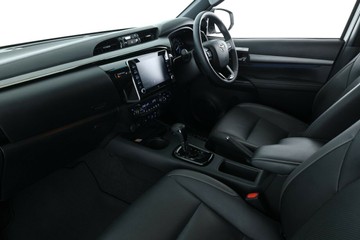 https://vehicle-cdn.autoleague.cloud/30353_61038414_34.jpg