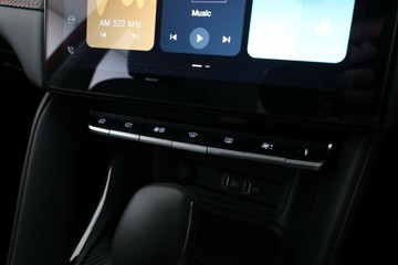 https://vehicle-cdn.autoleague.cloud/30353_61038418_16.jpg