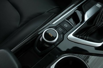 https://vehicle-cdn.autoleague.cloud/30353_61038457_30.jpg