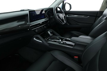 https://vehicle-cdn.autoleague.cloud/30353_61038457_34.jpg
