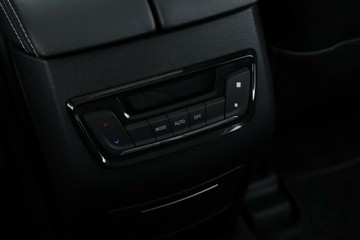 https://vehicle-cdn.autoleague.cloud/30353_61038457_36.jpg