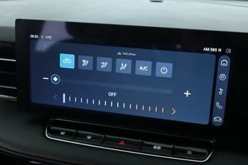 https://vehicle-cdn.autoleague.cloud/30353_61038458_24.jpg
