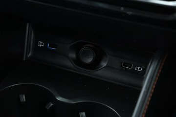 https://vehicle-cdn.autoleague.cloud/30353_61038458_28.jpg