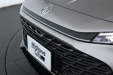 https://vehicle-cdn.autoleague.cloud/30353_61038458_8.jpg