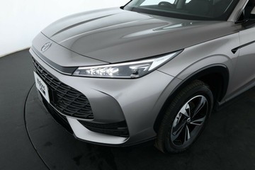 https://vehicle-cdn.autoleague.cloud/30353_61038458_9.jpg