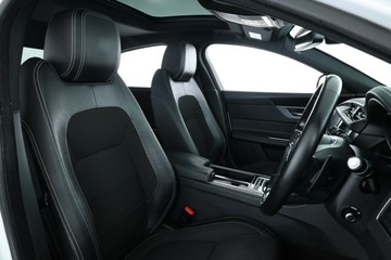 https://vehicle-cdn.autoleague.cloud/30353_61038464_17.jpg