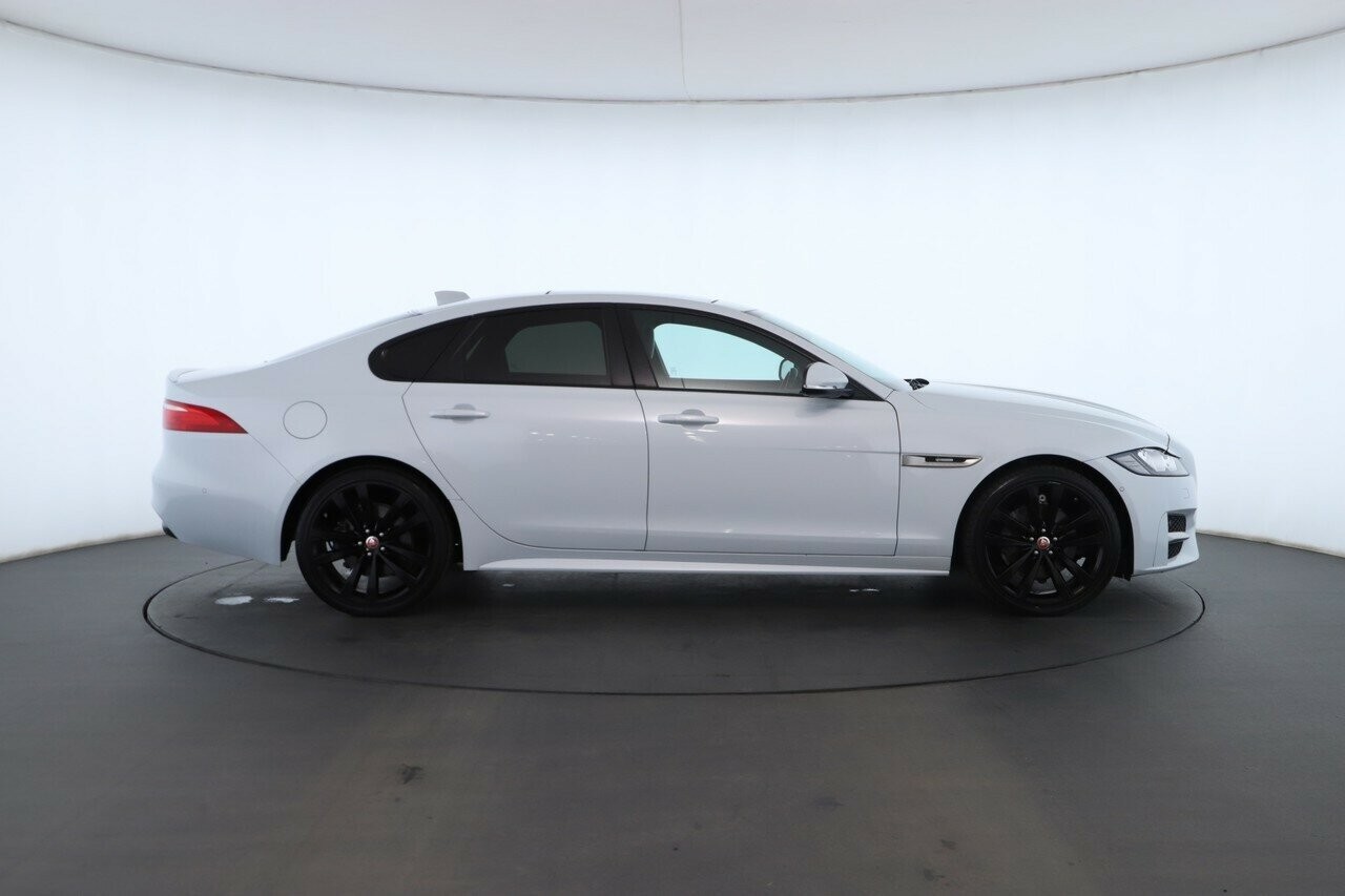 Jaguar Xf image 2
