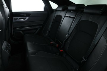 https://vehicle-cdn.autoleague.cloud/30353_61038464_34.jpg