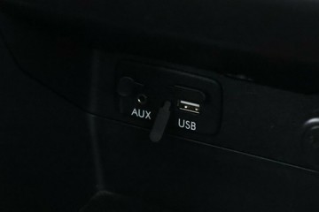 https://vehicle-cdn.autoleague.cloud/30353_61038502_26.jpg