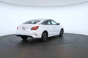 https://vehicle-cdn.autoleague.cloud/30353_61038546_16.jpg
