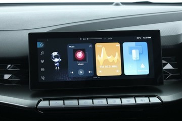 https://vehicle-cdn.autoleague.cloud/30353_61038546_23.jpg
