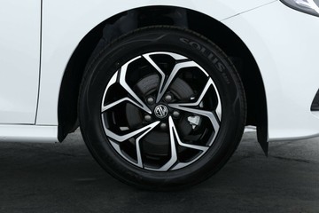 https://vehicle-cdn.autoleague.cloud/30353_61038546_3.jpg