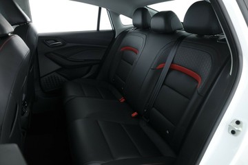 https://vehicle-cdn.autoleague.cloud/30353_61038546_31.jpg