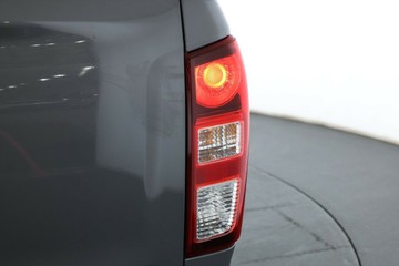 https://vehicle-cdn.autoleague.cloud/30353_61038581_15.jpg