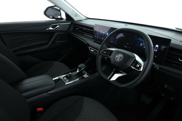 https://vehicle-cdn.autoleague.cloud/30353_61038582_11.jpg