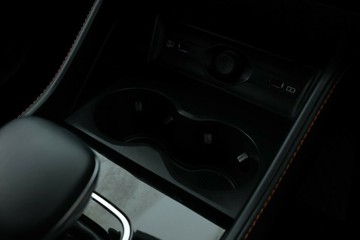 https://vehicle-cdn.autoleague.cloud/30353_61038582_17.jpg