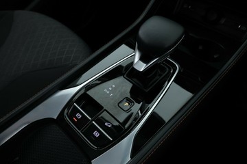 https://vehicle-cdn.autoleague.cloud/30353_61038582_18.jpg