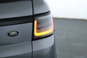 https://vehicle-cdn.autoleague.cloud/30353_61038695_16.jpg