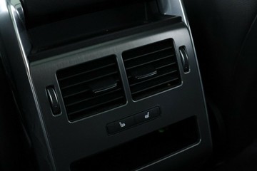 https://vehicle-cdn.autoleague.cloud/30353_61038695_36.jpg