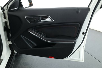 https://vehicle-cdn.autoleague.cloud/30353_61038736_18.jpg