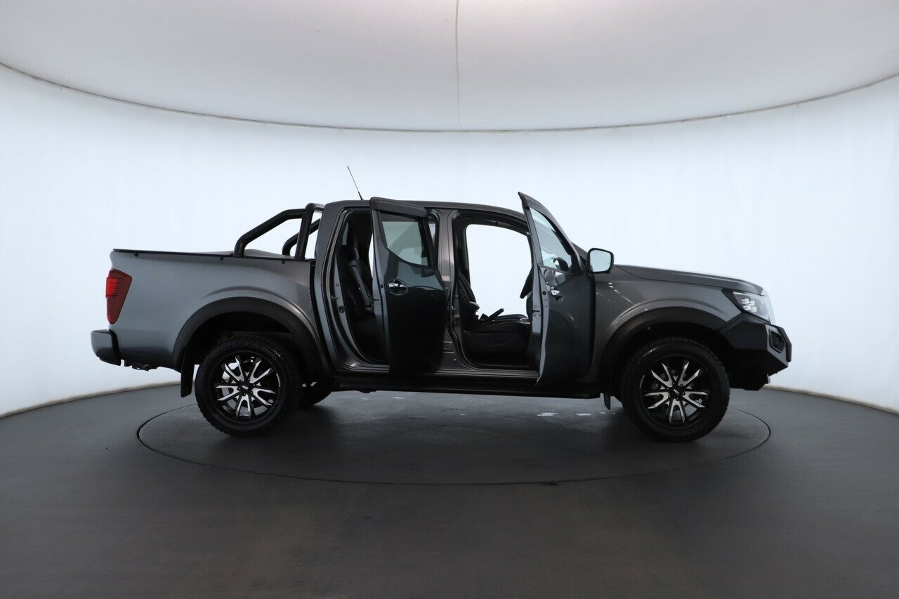 Nissan Navara image 2