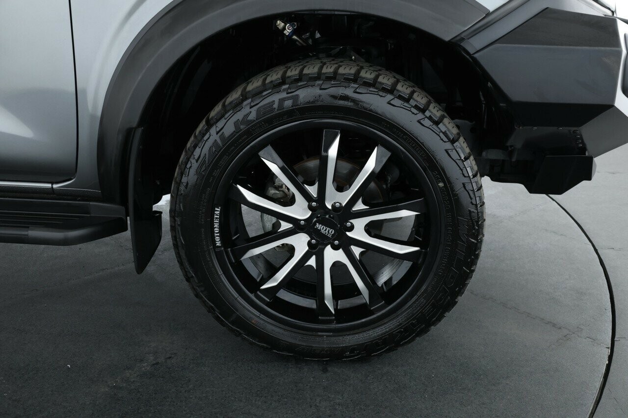 Nissan Navara image 4