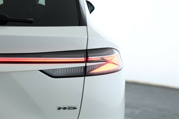 https://vehicle-cdn.autoleague.cloud/30353_61038814_17.jpg
