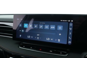 https://vehicle-cdn.autoleague.cloud/30353_61038814_25.jpg