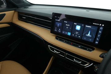 https://vehicle-cdn.autoleague.cloud/30353_61038816_24.jpg
