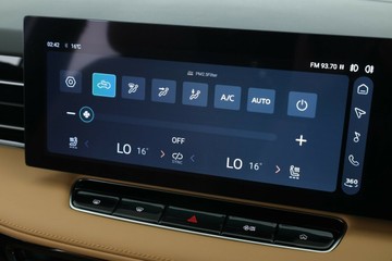 https://vehicle-cdn.autoleague.cloud/30353_61038816_28.jpg