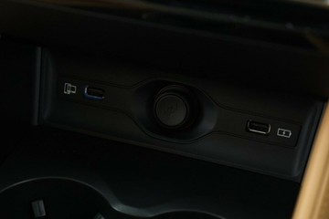 https://vehicle-cdn.autoleague.cloud/30353_61038816_29.jpg