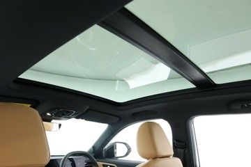 https://vehicle-cdn.autoleague.cloud/30353_61038816_36.jpg