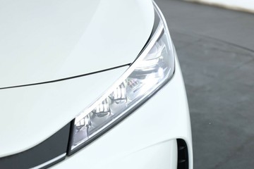 https://vehicle-cdn.autoleague.cloud/30353_61038816_9.jpg