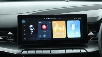 https://vehicle-cdn.autoleague.cloud/30353_61038817_21.jpg