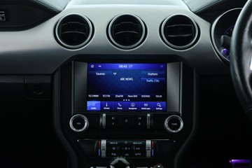 https://vehicle-cdn.autoleague.cloud/30353_61038824_21.jpg