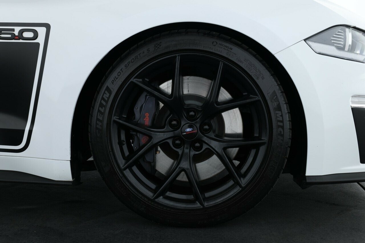 Ford Mustang image 4