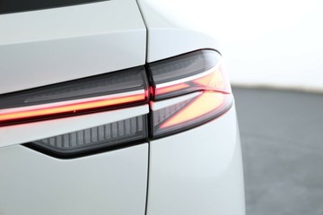 https://vehicle-cdn.autoleague.cloud/30353_61038864_16.jpg