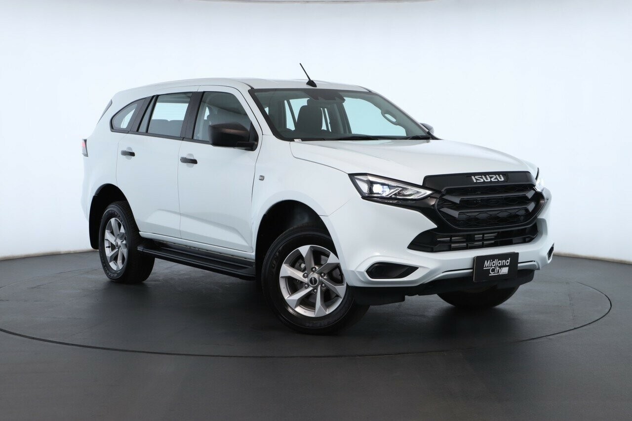 Isuzu Mu-x image 1