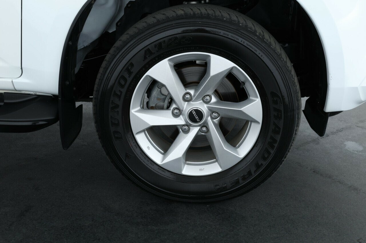 Isuzu Mu-x image 4
