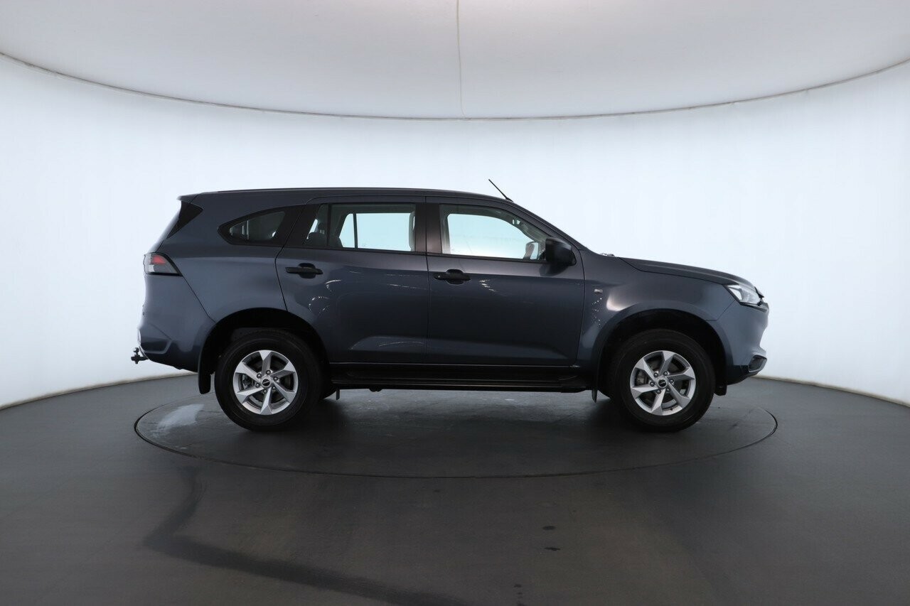 Isuzu Mu-x image 3