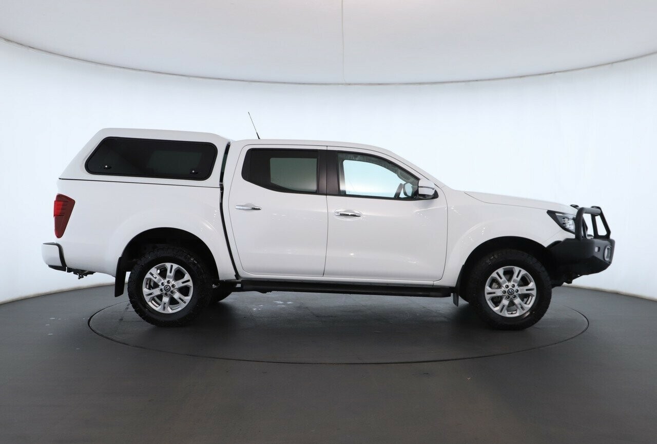 Nissan Navara image 2