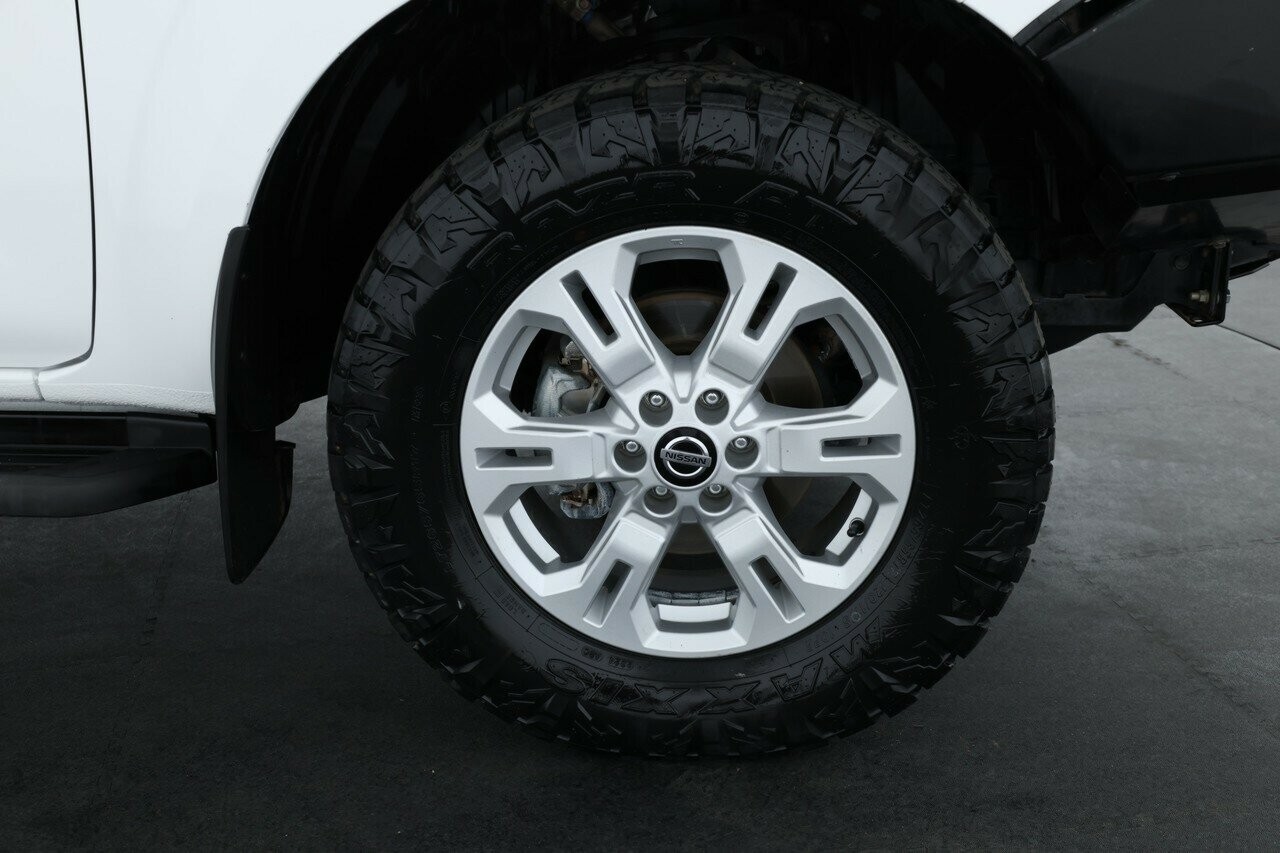 Nissan Navara image 3