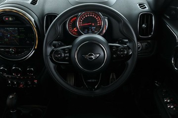 https://vehicle-cdn.autoleague.cloud/30353_61038955_21.jpg