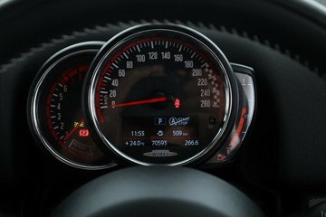https://vehicle-cdn.autoleague.cloud/30353_61038955_22.jpg