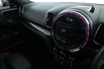 https://vehicle-cdn.autoleague.cloud/30353_61038955_23.jpg
