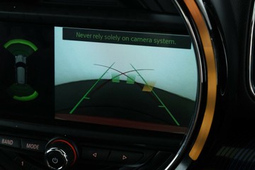 https://vehicle-cdn.autoleague.cloud/30353_61038955_26.jpg