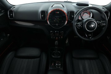 https://vehicle-cdn.autoleague.cloud/30353_61038955_38.jpg