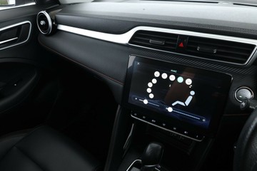 https://vehicle-cdn.autoleague.cloud/30353_61038959_22.jpg