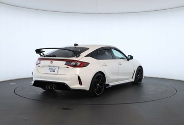 https://vehicle-cdn.autoleague.cloud/30353_61038992_16.jpg
